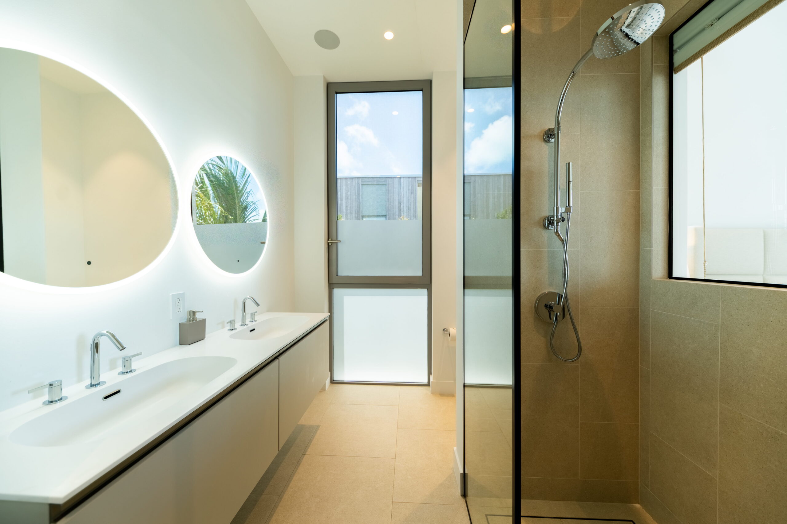 SB LV04 Bathroom (1)