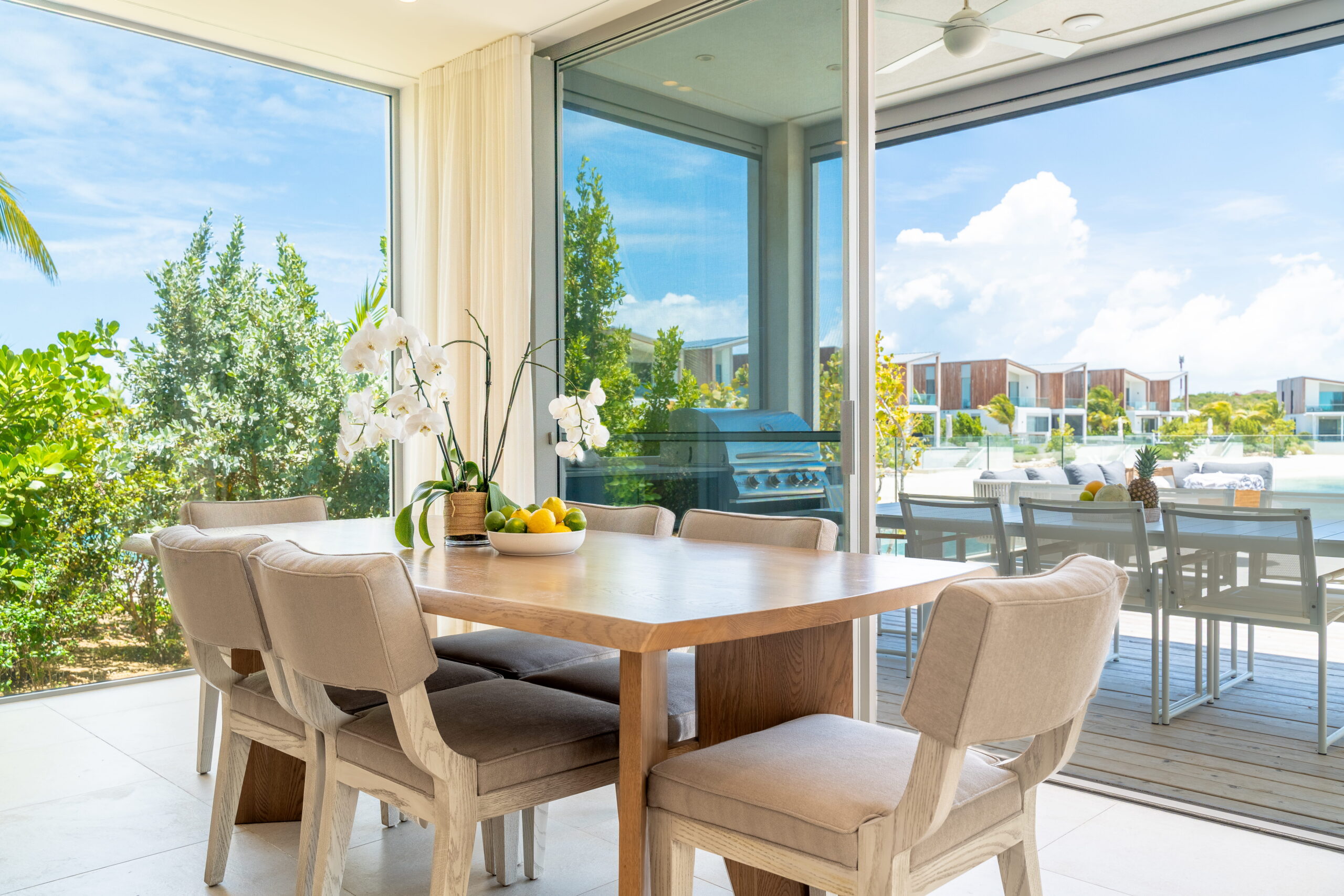 SB LV14 Dining Area