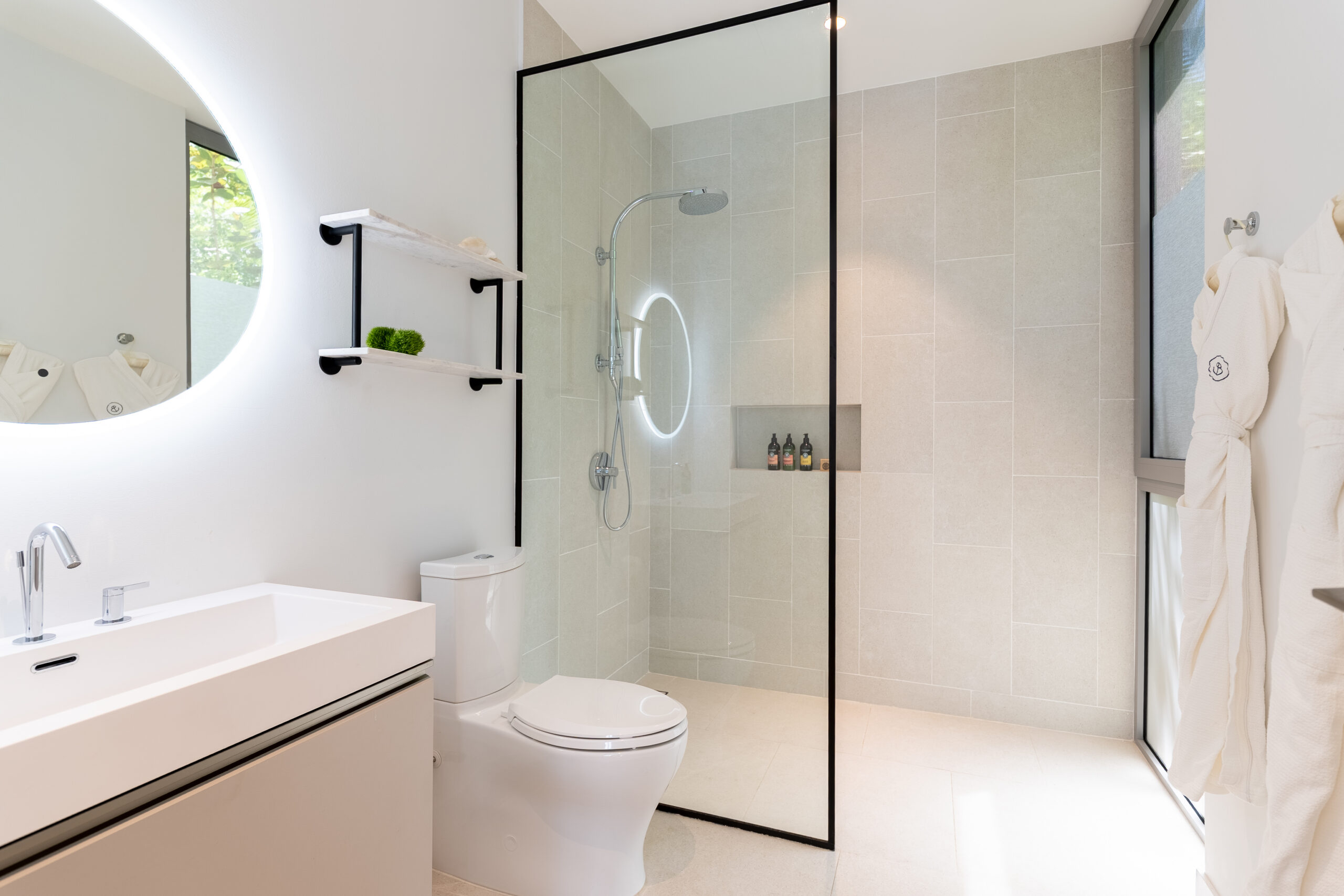 RH LV06 Bathroom 1 (01)