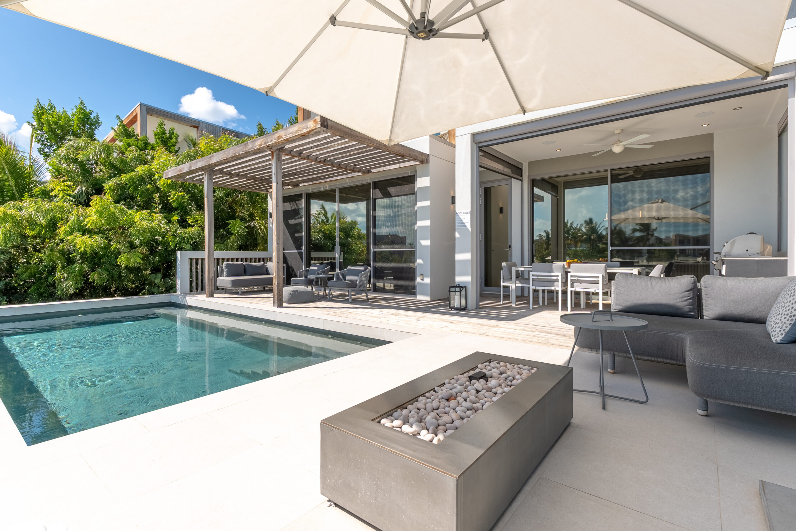 RH LV06 Outside Living Area 2