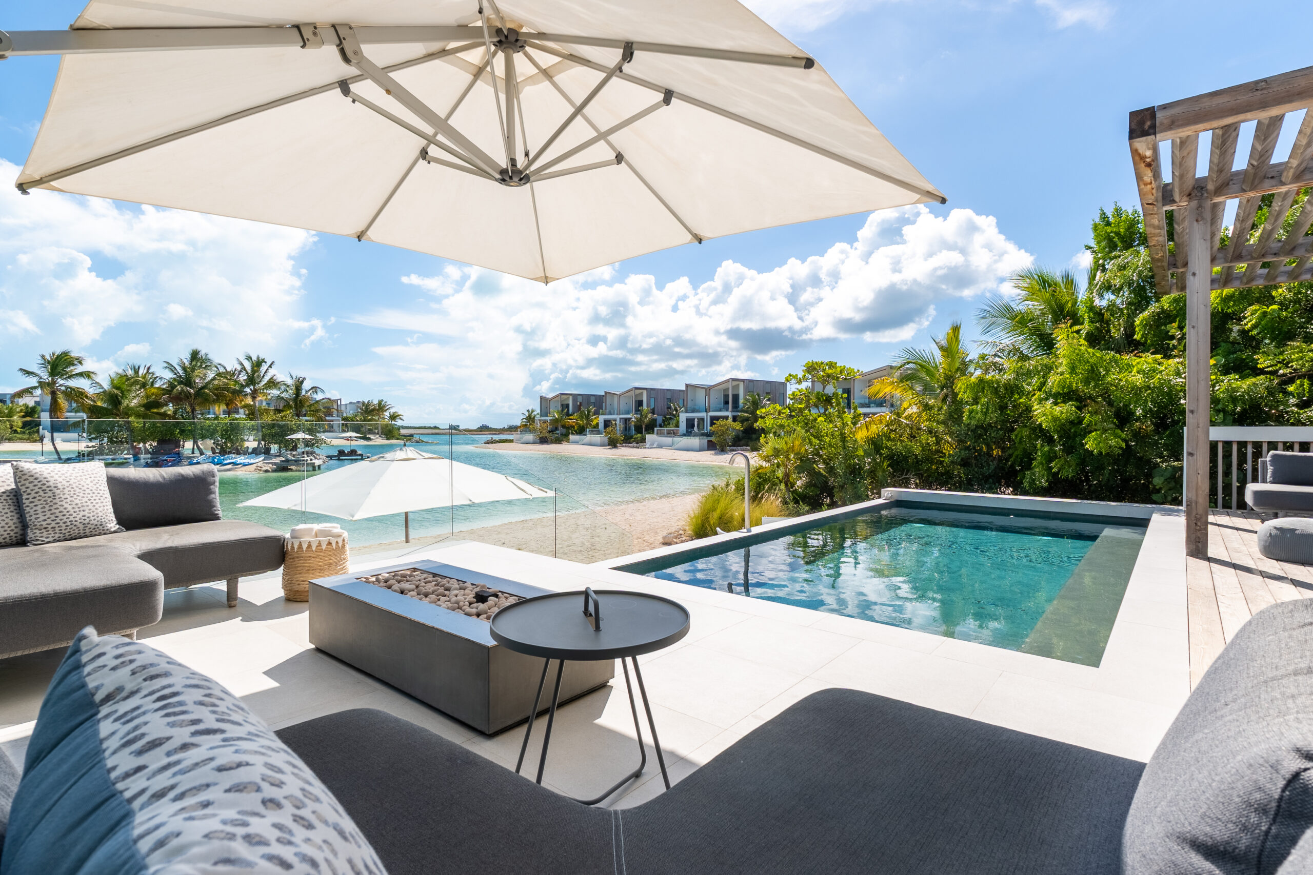 RH LV06 Outside Living Area 3