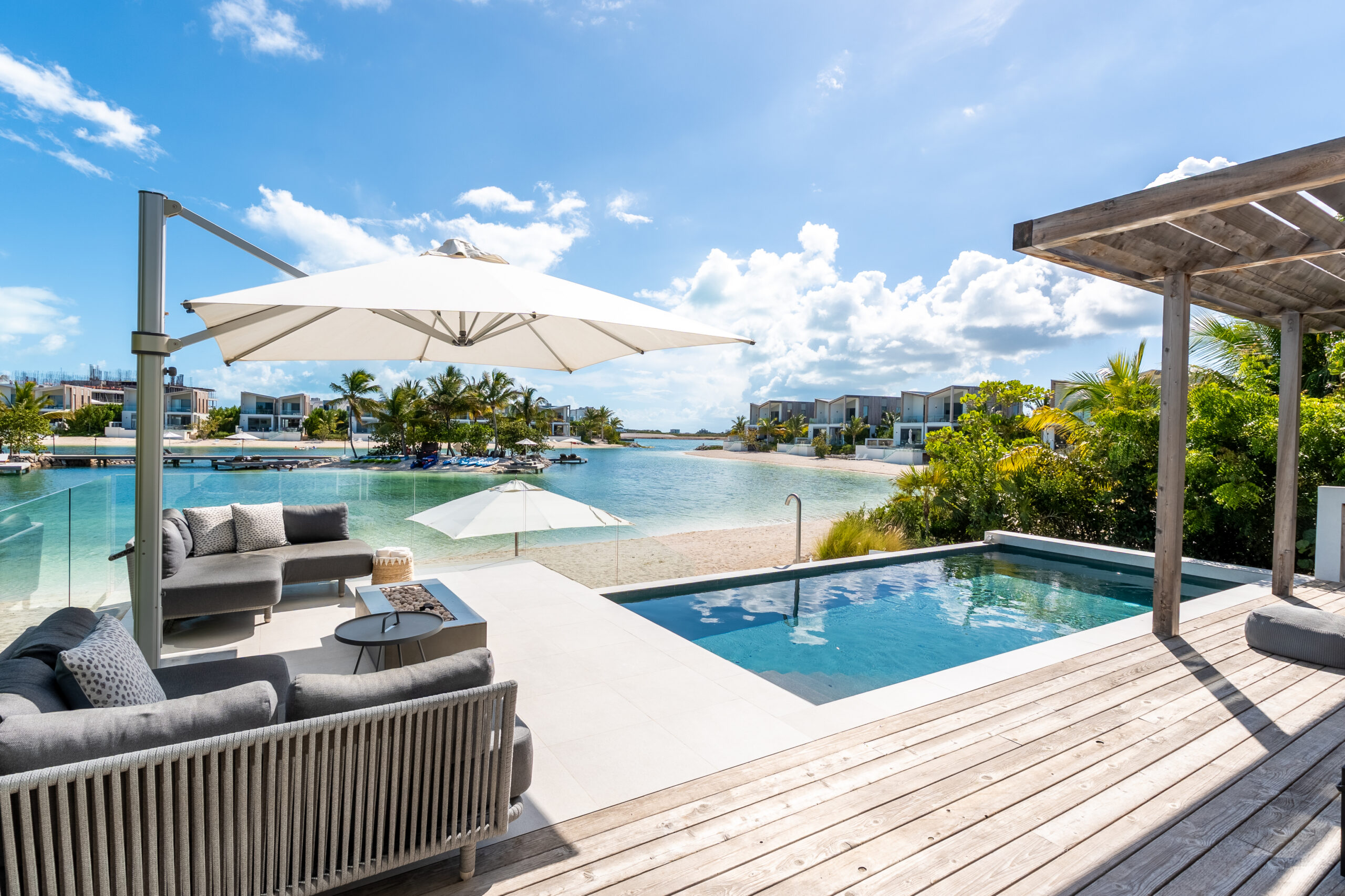 RH LV06 Outside Living Area 5